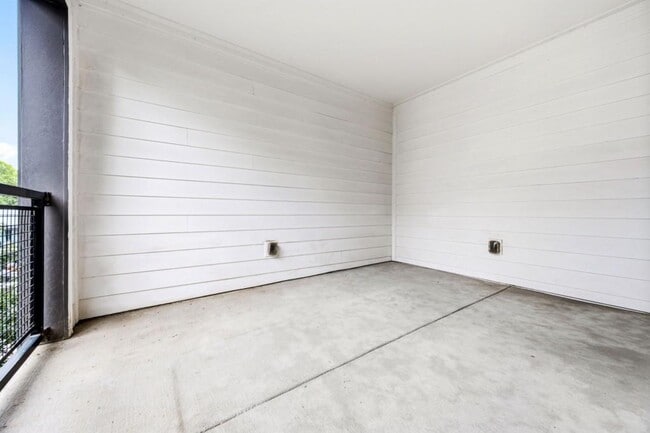 Building Photo - 395 Pratt Dr SE