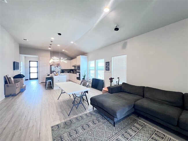 Building Photo - 9616 Grapevine Leaf Dr