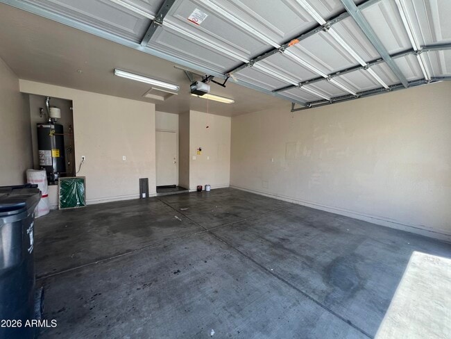 Building Photo - 1770 Bluff Dr