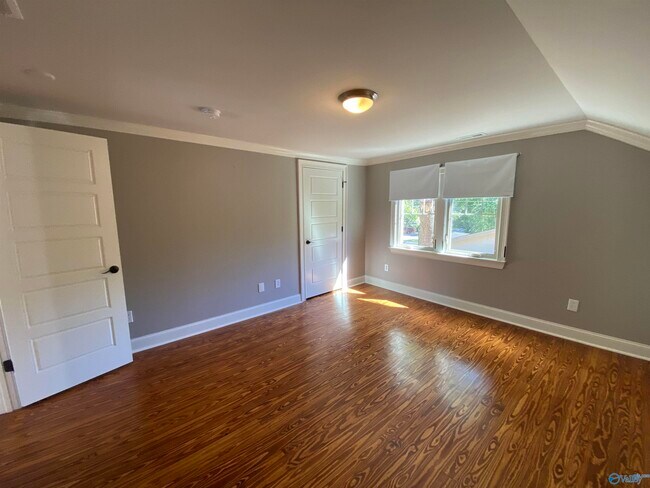 Building Photo - 3105 7th Ave SW