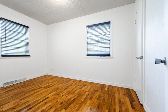 Building Photo - Charming 2BD/1BA House!!!!