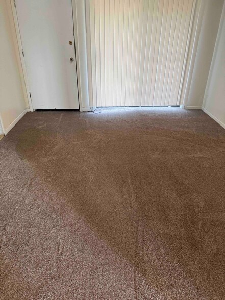 Building Photo - 203 E Rhodes Ave