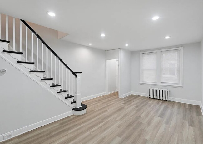 Building Photo - 2828 Winton St