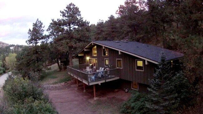 Building Photo - Available Now! Boulder’s Best-Kept Secret Fully Furnished | Mountain Living in Town