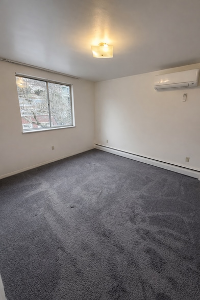 Building Photo - 50 Maplewood St