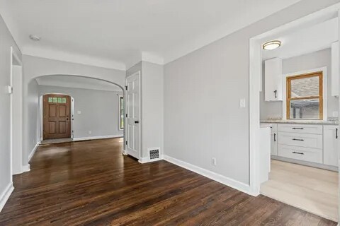 Building Photo - 6300 Wentworth Ave S