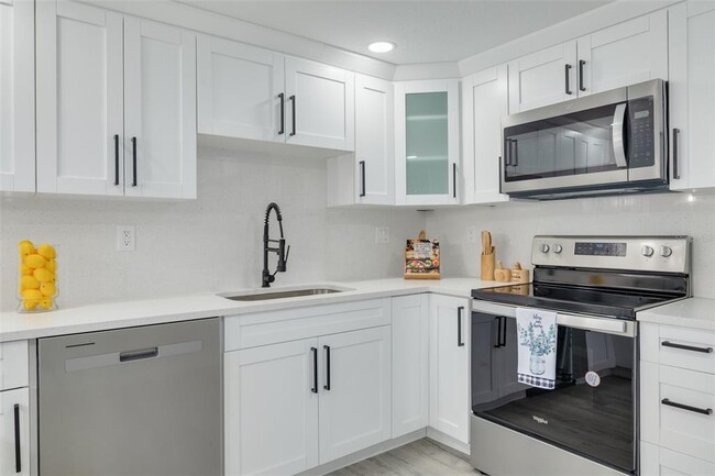Building Photo - 9124 Lido Ln