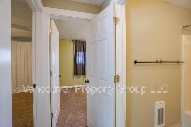 Building Photo - 505 NW 5th Ave