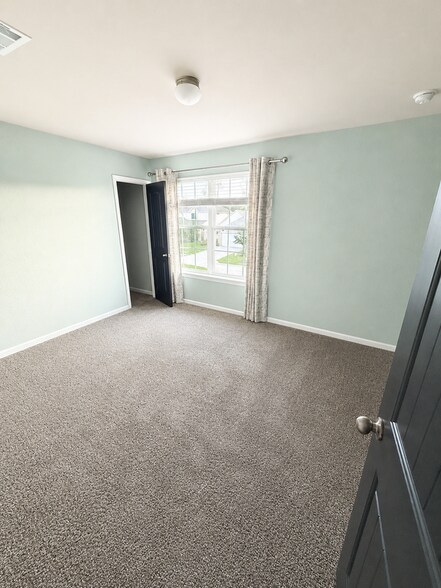 Building Photo - 2291 Raider Dr