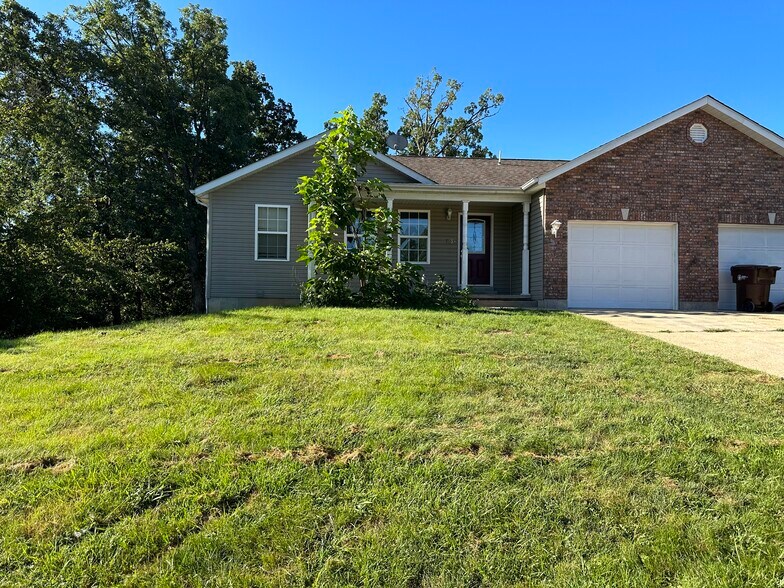 Building Photo - 713B Tall Oaks Dr