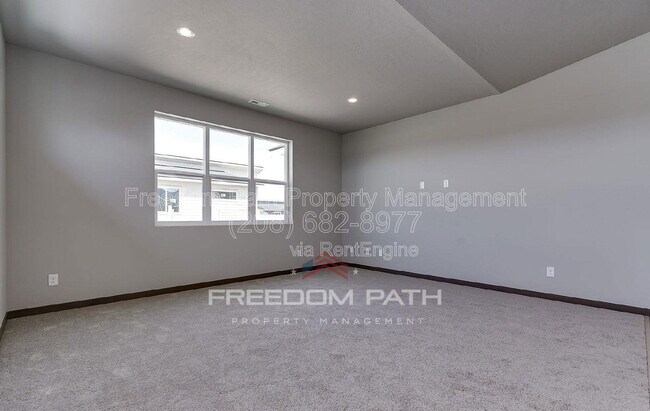 Building Photo - 176 Inkwood St