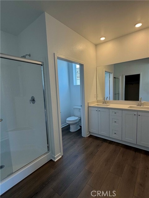 Building Photo - 32879 Manhattan Ave