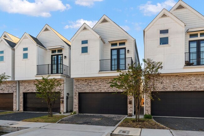 Building Photo - 113 Coronado St