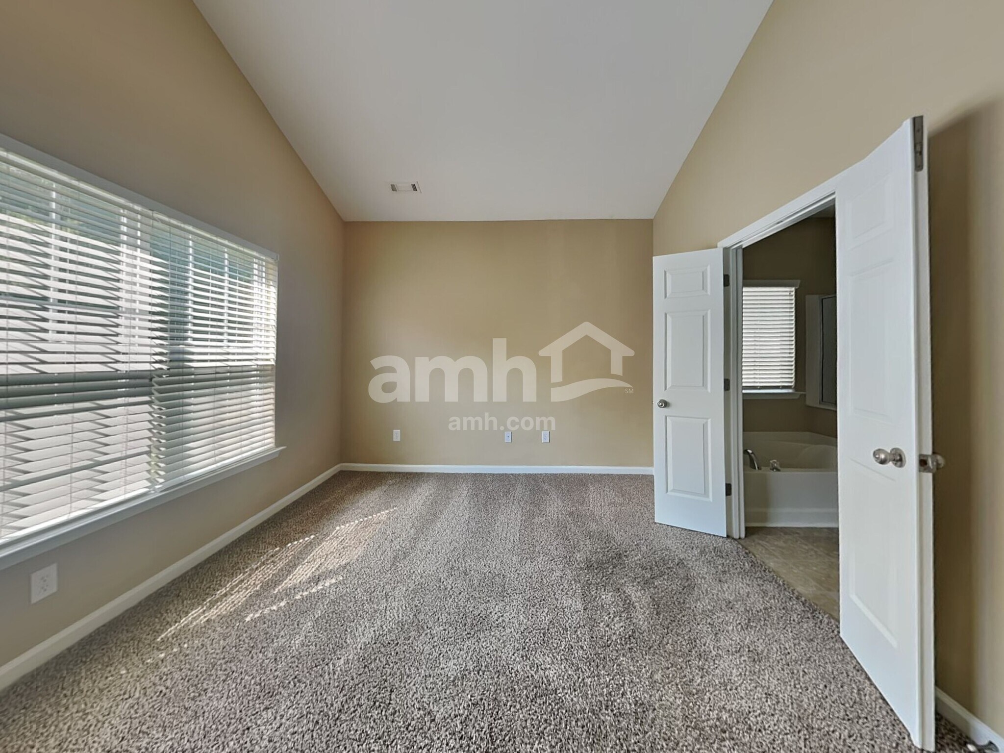 Building Photo - 129 Pin Oak Ct