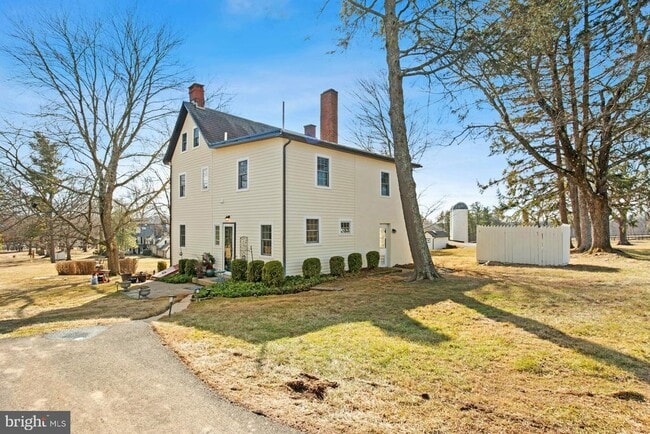 Building Photo - 3220 Windy Bush Rd