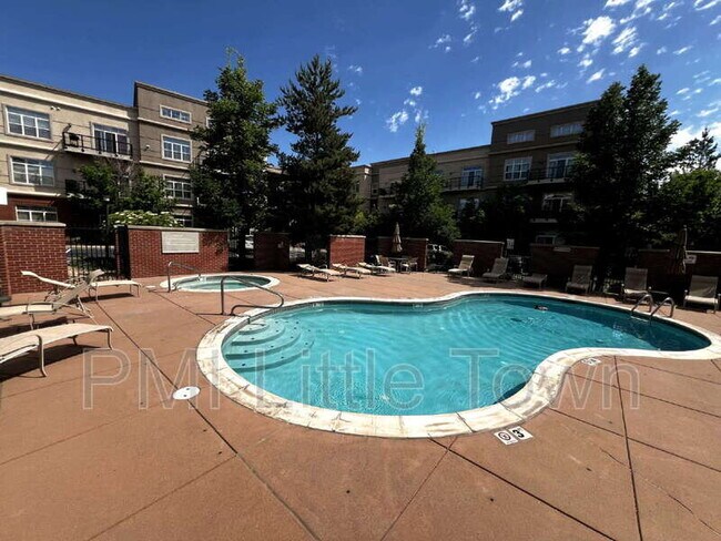 Building Photo - 5677 S Park Pl