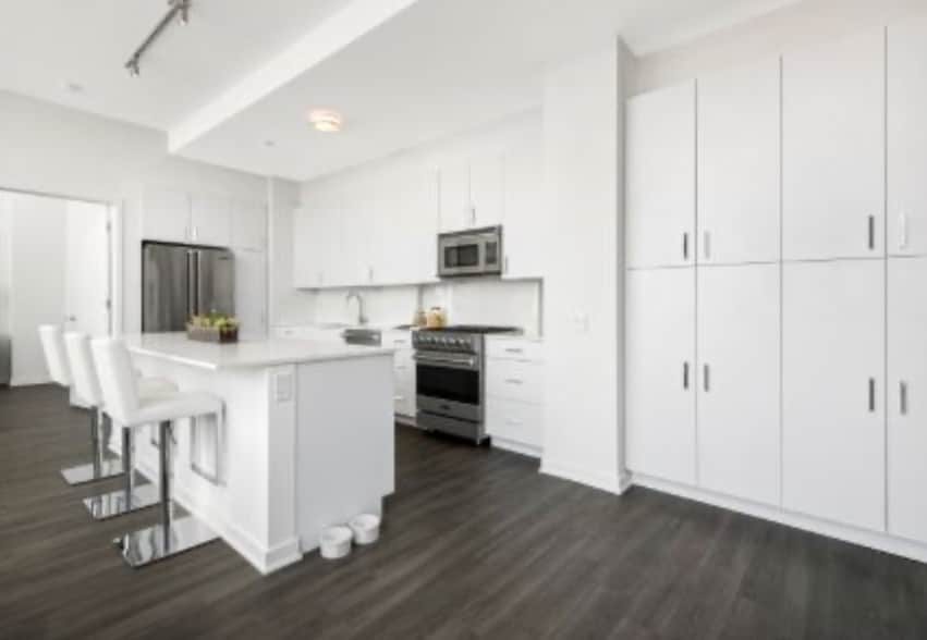 Building Photo - 1212 N La Salle Dr