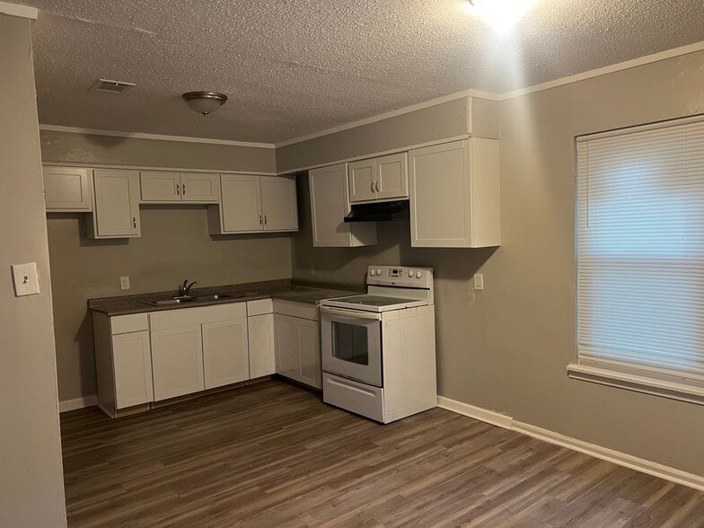 Building Photo - 62 Harvard Rd