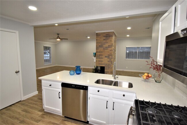 Building Photo - 18058 Brooknoll Dr
