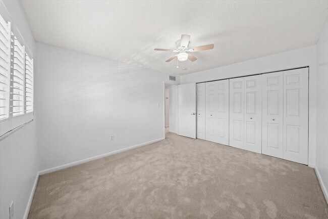 Building Photo - 413 Blue Jay Ln
