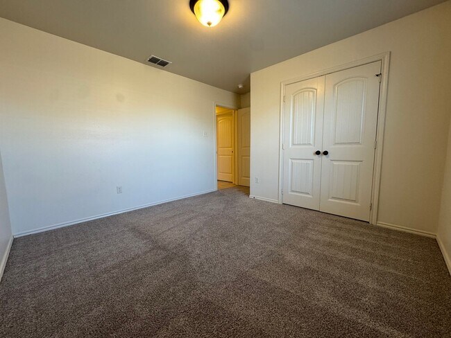 Building Photo - 6706 Oakridge Ave