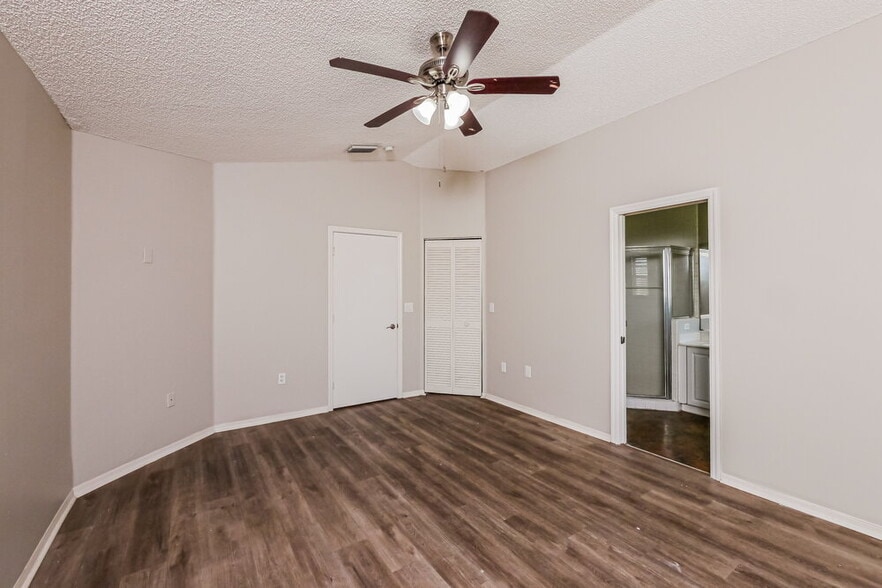 Building Photo - 3370 NW 78th Ave