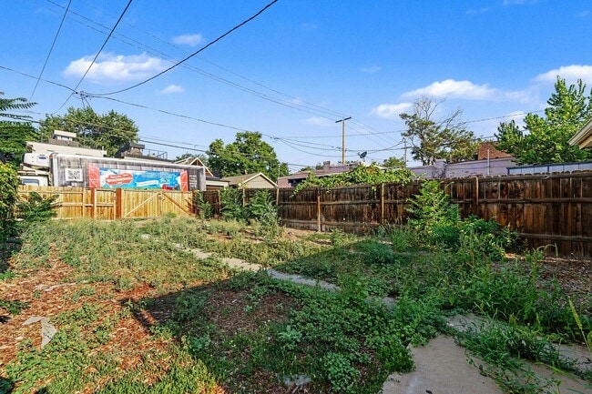 Building Photo - 3537 Lipan St