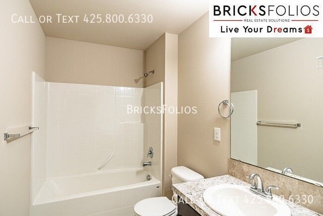 Building Photo - 4-bedroom Lynnwood gem near shops and rest...