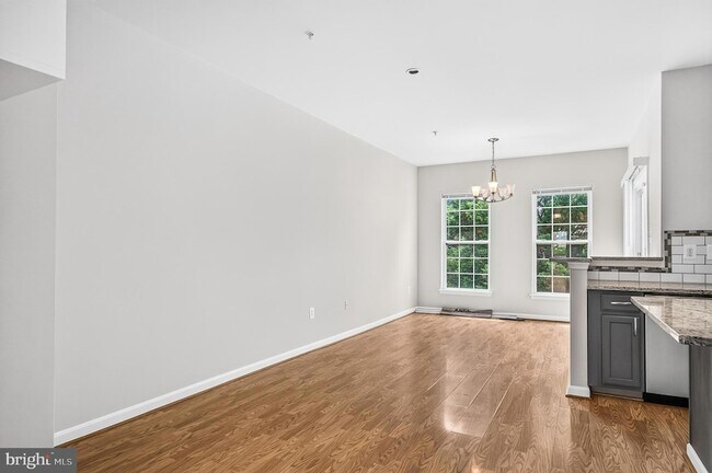 Building Photo - 9743 Quiet Brook Ln