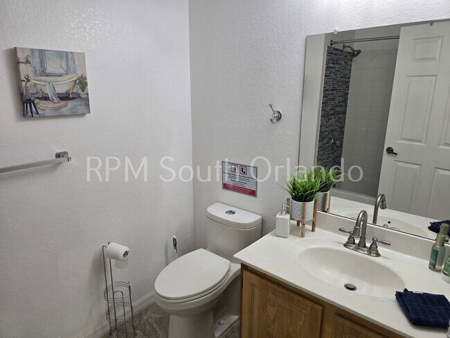 Building Photo - 3/2 Fully Furnished property in Venetian Bay Villages