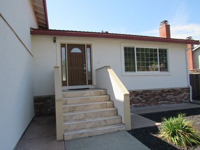 Building Photo - Beautiful 4 Bed, 2.5 Bath Home in Perfect San Ramon Location