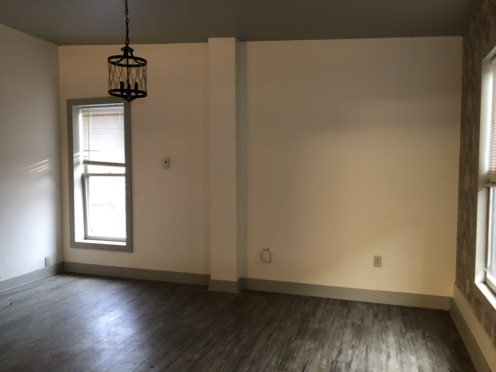 Building Photo - 2222 E Carson St