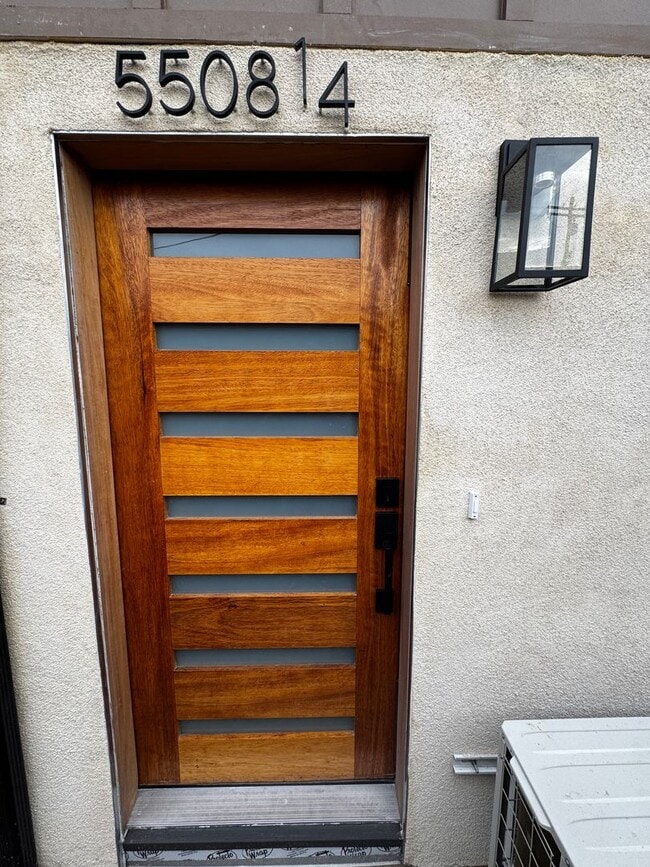 Building Photo - 5506 Barton Ave