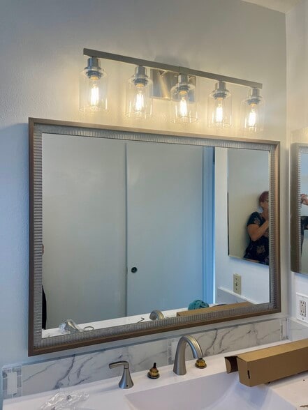 Building Photo - 28167 Robin Ave