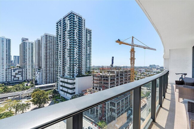 Building Photo - 1600 NE 1st Ave