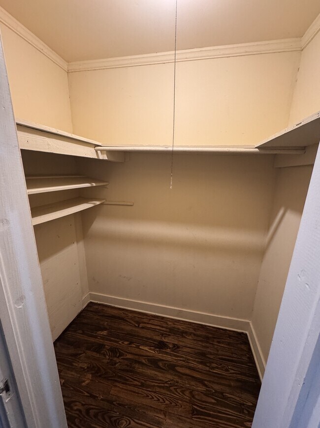 Building Photo - 111 E Screven St