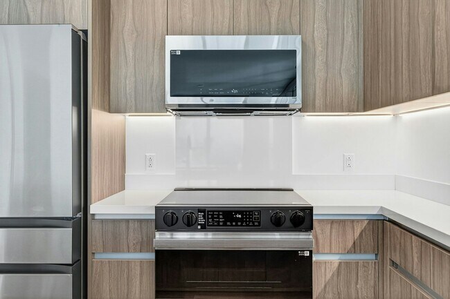 Building Photo - 1500 Rycroft St