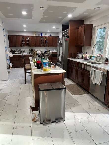 Kitchen - 6610 Cottontail Ct