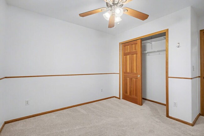 Building Photo - 4528 W 63rd Dr