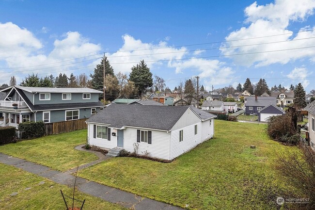 Building Photo - Cozy 3 Bedroom Retreat in Central Tacoma