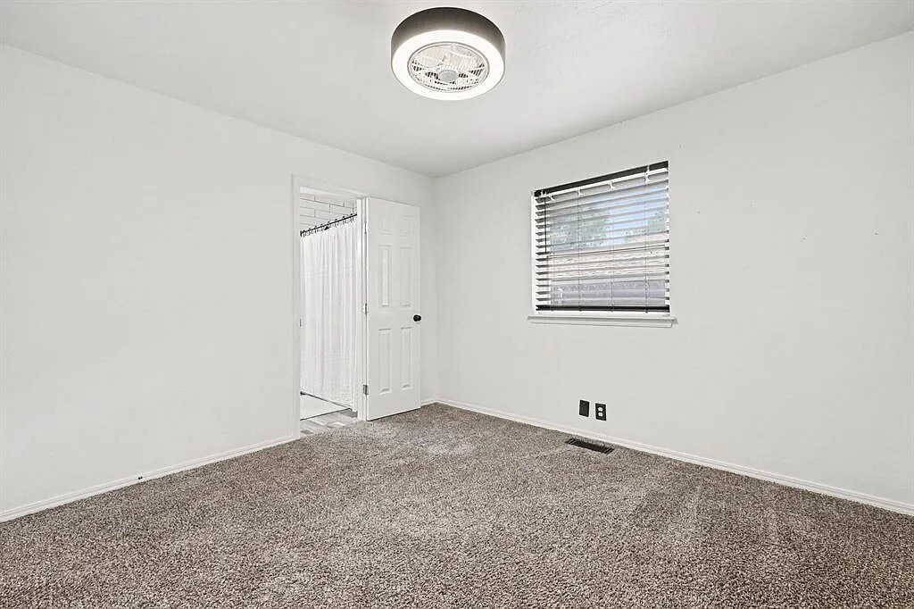 Building Photo - 1316 Mockingbird Ln
