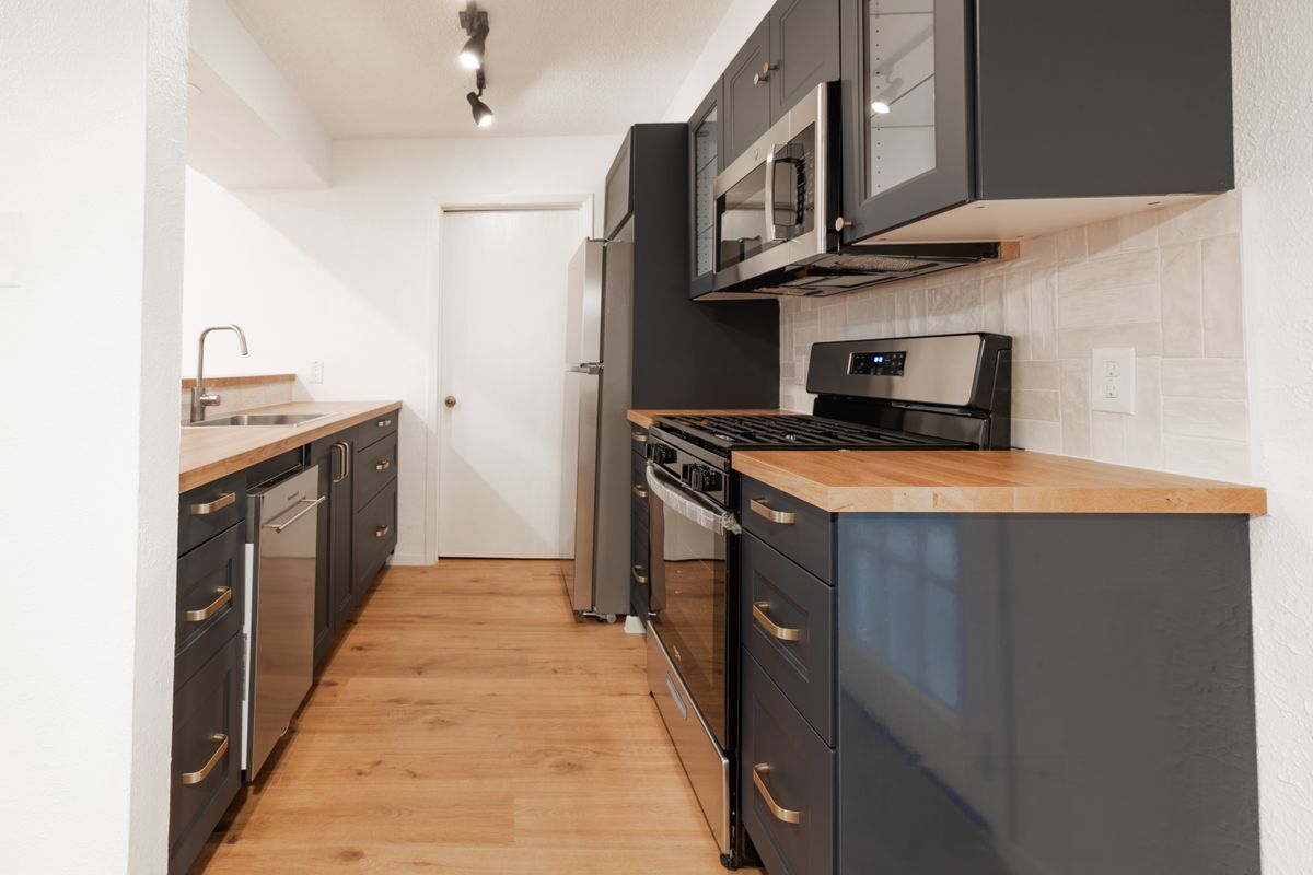 Building Photo - 100 Nicole Cove