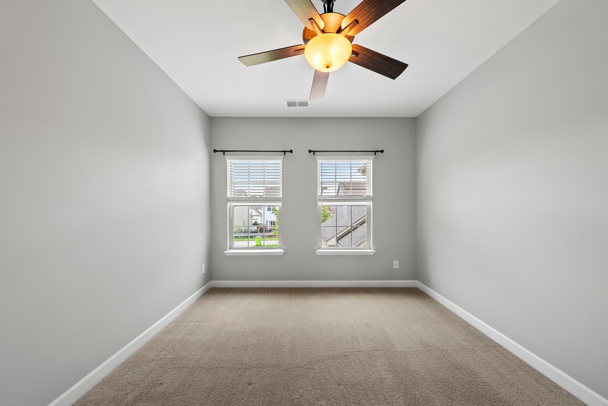 Building Photo - 1004 Crinoline Ln