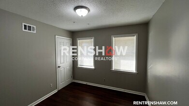 Building Photo - 2560 Thackery Dr