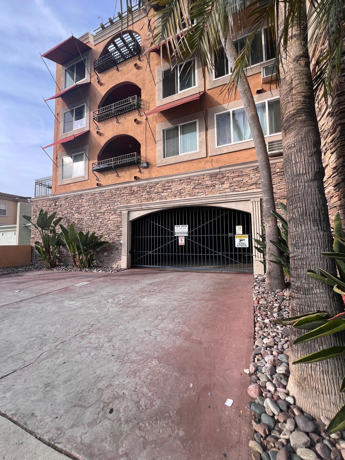 Building Photo - 840 Turquoise St