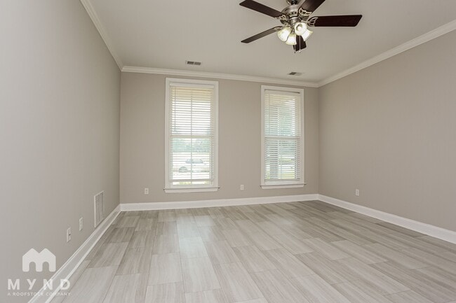 Building Photo - 4751 W Petite Lp