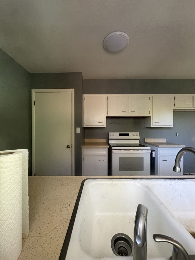 Building Photo - 4170 5th Ave S