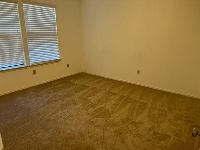 Building Photo - 1913 Wyndemere Ln