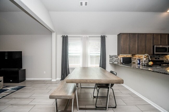 Building Photo - 12234 Chestnut Clearing Trail