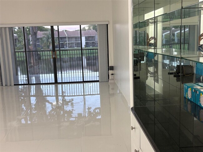 Building Photo - 2035 SW 15th St